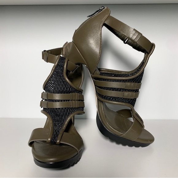 BCBG Olive Green Katya High-Heel, Size 8 - Picture 14 of 17